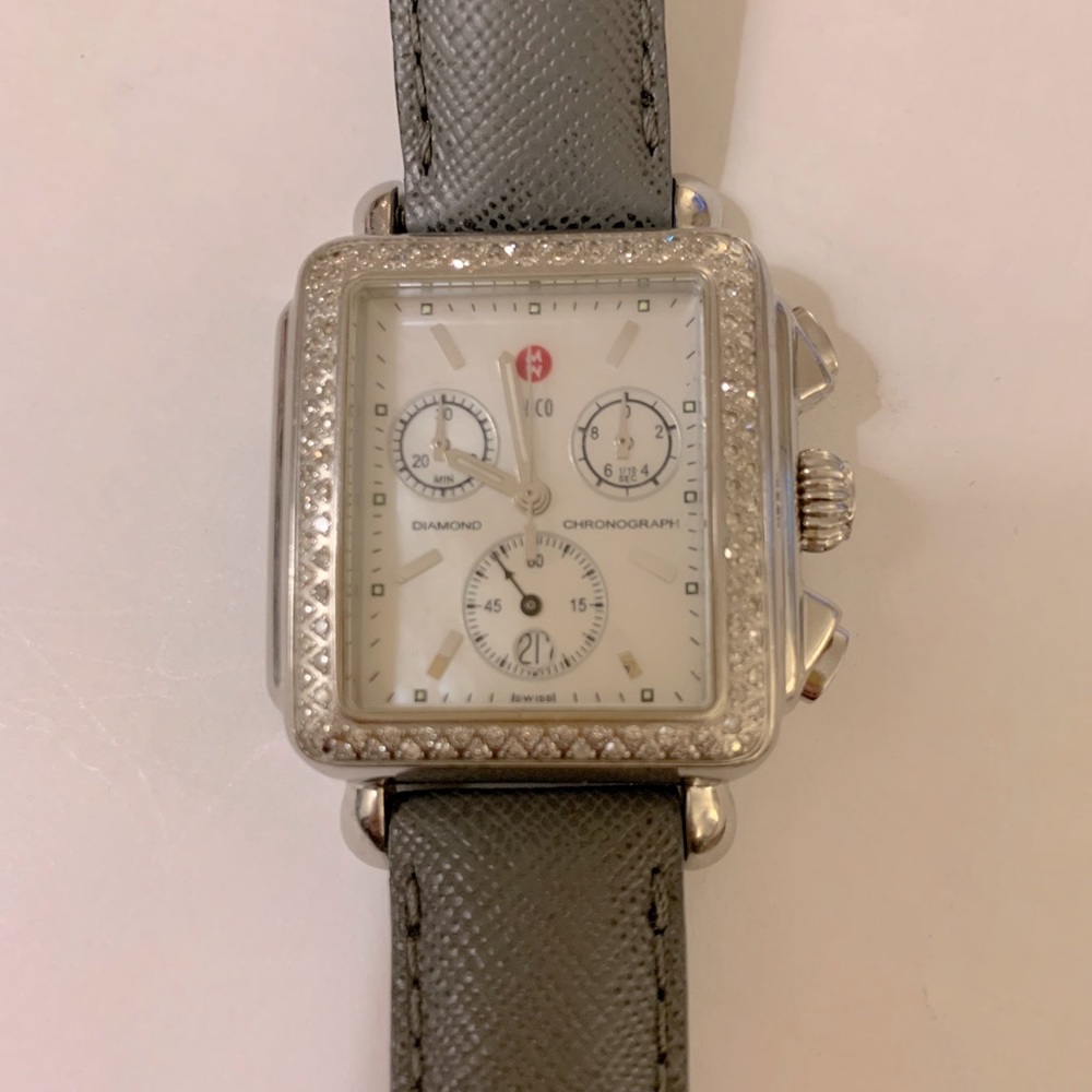 MICHELE DECO DAY DIAMOND STAINLESS STEEL CASE 

MW B41207SS